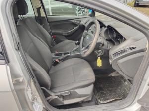 Ford Focus sedan 1.0T Ambiente - Image 8