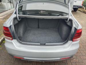 Volkswagen Polo sedan 1.6 Comfortline auto - Image 8