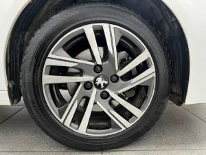 Peugeot 208 1.2T Allure auto - Image 16