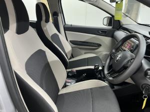 Renault Triber 1.0 Life - Image 19