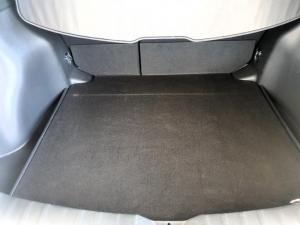 Toyota Corolla Cross 1.8 Xi - Image 6