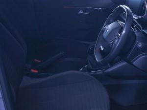 Peugeot 208 1.2 Active - Image 11