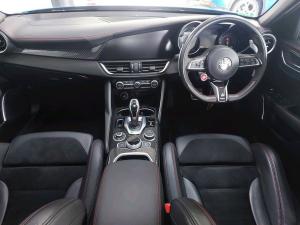 Alfa Romeo Giulia Quadrifoglio - Image 11