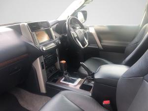 Toyota Land Cruiser Prado 4.0 VX - Image 25