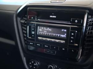Isuzu D-Max 1.9TD double cab L 4x4 manual - Image 13