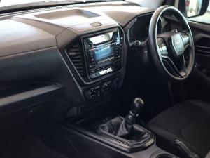 Isuzu D-Max 1.9TD double cab L 4x4 manual - Image 17