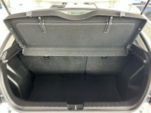 Suzuki Baleno 1.5 GLX auto - Image 17