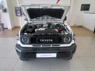 Toyota Land Cruiser 79 2.8GD-6 double cab