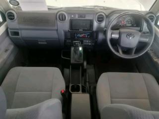 Toyota Land Cruiser 79 2.8GD-6 double cab