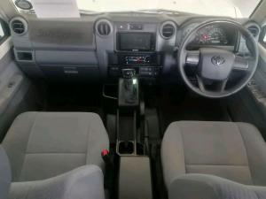 Toyota Land Cruiser 79 2.8GD-6 double cab - Image 11