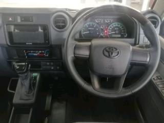 Toyota Land Cruiser 79 2.8GD-6 double cab