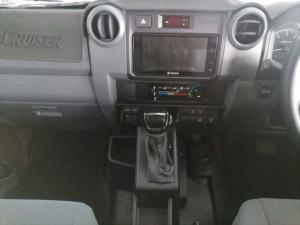 Toyota Land Cruiser 79 2.8GD-6 double cab - Image 16
