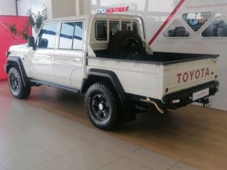 Toyota Land Cruiser 79 2.8GD-6 double cab