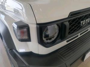 Toyota Land Cruiser 79 2.8GD-6 double cab - Image 6