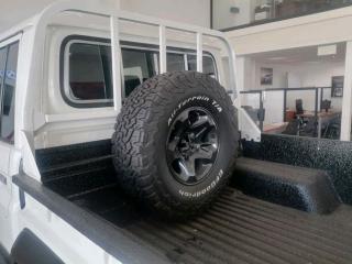 Toyota Land Cruiser 79 2.8GD-6 double cab