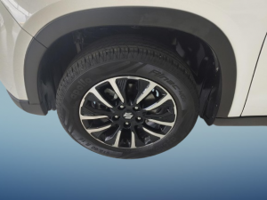 Suzuki Vitara Brezza 1.5 GLX auto - Image 4
