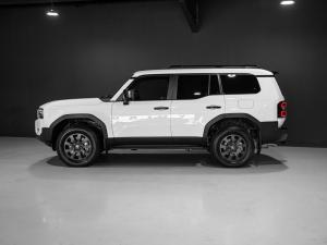 Toyota Land Cruiser Prado 2.8GD VX-R - Image 2