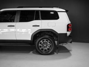 Toyota Land Cruiser Prado 2.8GD VX-R - Image 3