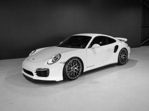 Porsche 911 turbo S coupe - Image 1