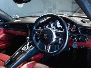 Porsche 911 turbo S coupe - Image 6