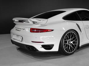 Porsche 911 turbo S coupe - Image 9