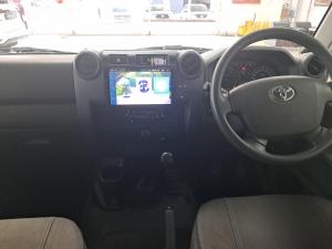 Toyota Land Cruiser 79 4.5D-4D V8 single cab LX - Image 6