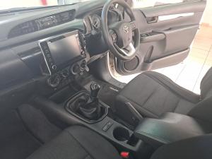Toyota Hilux 2.4GD-6 single cab 4x4 Raider manual - Image 7