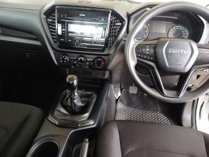 Isuzu D-Max 1.9TD single cab L manual - Image 15