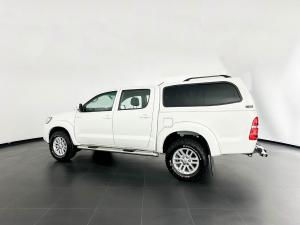 Toyota Hilux 4.0 V6 Raider Raised Body automaticD/C - Image 2