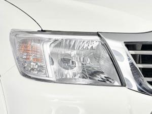 Toyota Hilux 4.0 V6 Raider Raised Body automaticD/C - Image 4