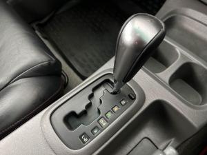 Toyota Hilux 4.0 V6 Raider Raised Body automaticD/C - Image 7