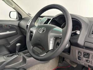 Toyota Hilux 4.0 V6 Raider Raised Body automaticD/C - Image 8