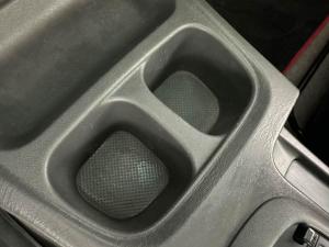 Toyota Hilux 4.0 V6 Raider Raised Body automaticD/C - Image 9
