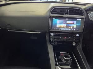 Jaguar F-Pace 30d AWD S - Image 9