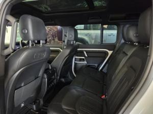 Land Rover Defender 110 D300 X-Dynamic SE - Image 7