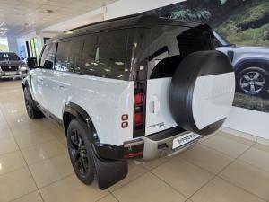 Land Rover Defender 110 D300 X-Dynamic SE - Image 8