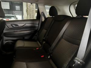 Nissan X-Trail 2.5 4x4 Acenta Tech - Image 11