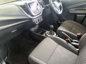 Toyota Vitz 1.0 XR manual - Image 9