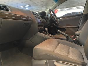 Volkswagen Jetta 1.6TDI Comfortline auto - Image 6