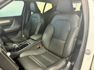 Volvo XC40 B4 Plus Dark - Image 11