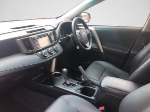 Toyota RAV4 2.0 GX auto - Image 8