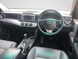 Toyota RAV4 2.0 GX auto - Image 9