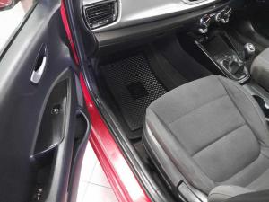 Kia RIO 1.4 LX 5-Door - Image 15