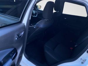 Toyota Starlet Cross 1.5 XR manual - Image 8
