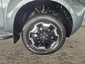 Nissan Navara 2.5DDTi double cab LE 4x4 - Image 17