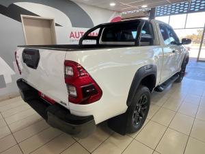 Toyota Hilux 2.8GD-6 Xtra cab 4x4 Legend manual - Image 2