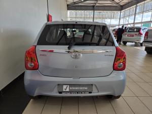 Toyota Etios hatch 1.5 Sprint - Image 5