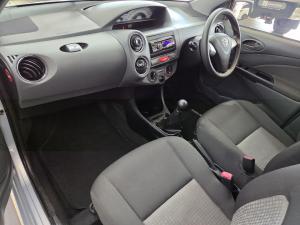 Toyota Etios hatch 1.5 Sprint - Image 9