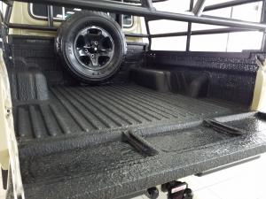 Toyota Land Cruiser 79 4.2D double cab - Image 8
