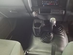 Toyota Land Cruiser 79 4.2D double cab - Image 18